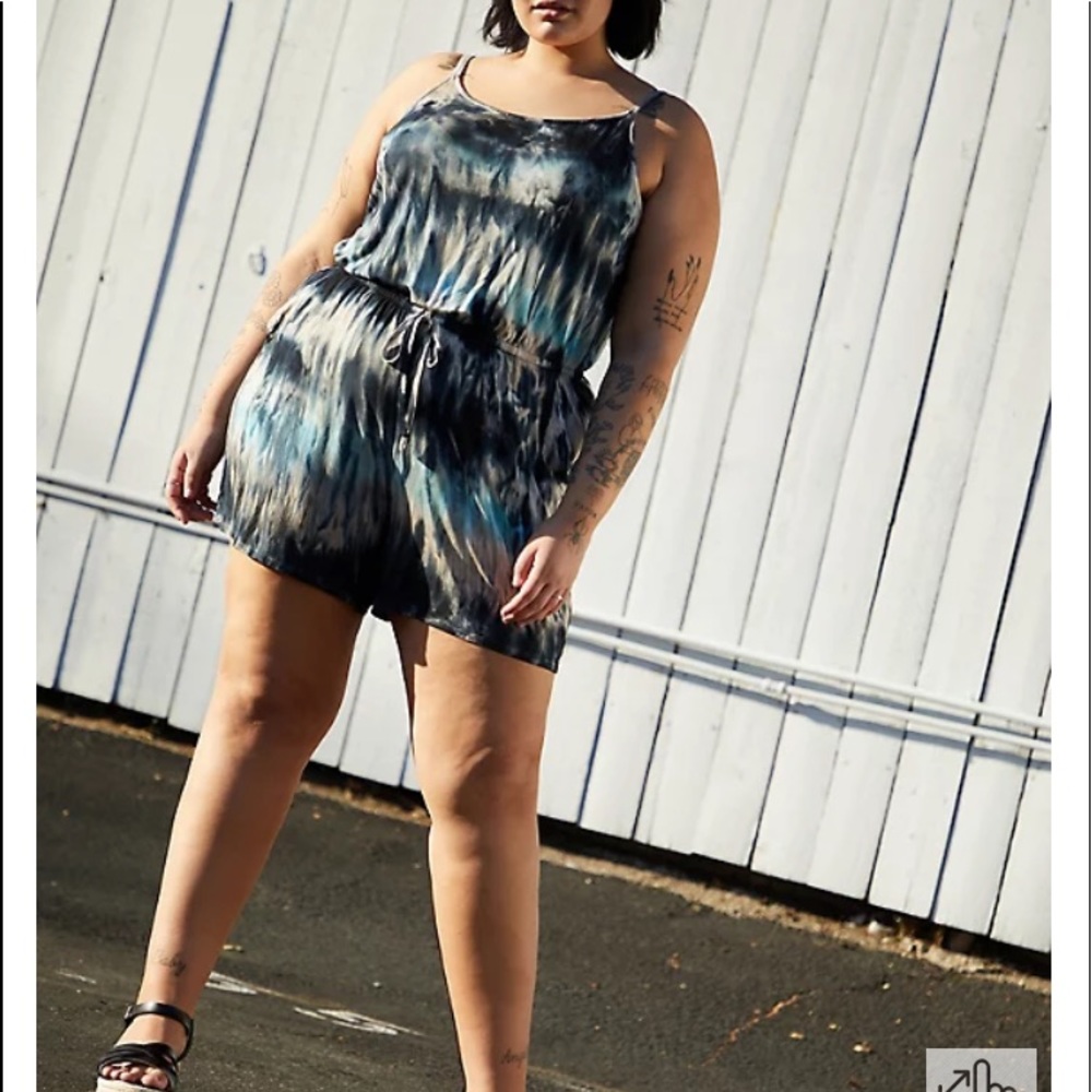 Torrid 🌟 MULTI TIE-DYE SUPER SOFT ROMPER